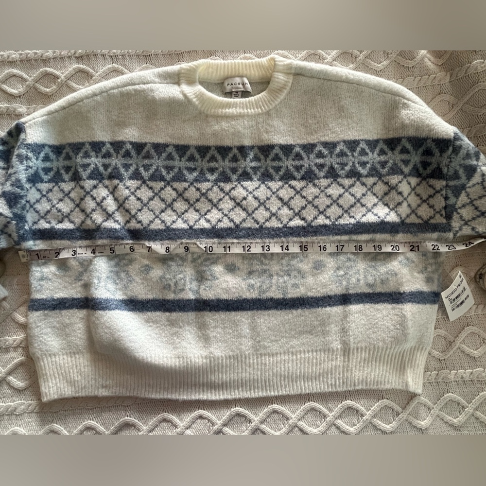 New! Pacsun Women's White and Blue Patterned Winter Sweater Cropped Medium - Picture 12 of 15